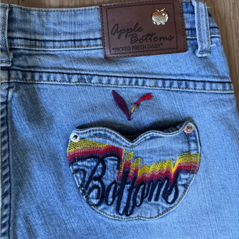Apple Bottom capri shorts - Picture 4 of 4